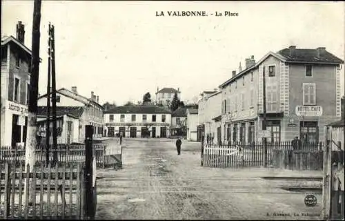 Ak La Valbonne Ain, La Place