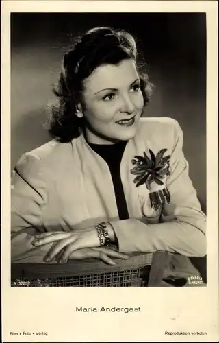 Ak Schauspielerin Maria Andergast, Portrait