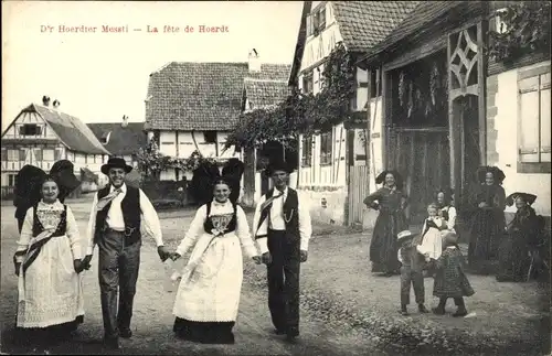 Ak Hœrdt Hördt Elsass Bas Rhin, D'r Hoerdter Messti, La Fete de Hoerdt, Fest, Anwohner in Trachten