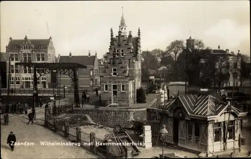 Ak Zaandam Zaanstad Nordholland, Wilhelminabrug met Havenmeesterhuisje