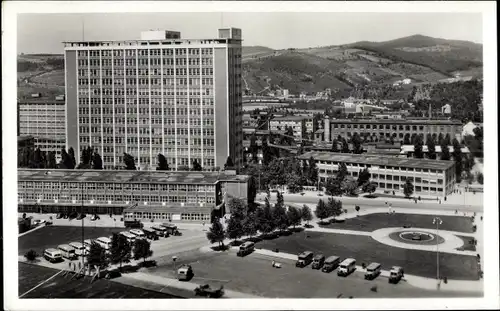 Foto Ak Lipník nad Bečvou Leipnik Region Olmütz, Blick auf die Stadt, Parkplatz, Hochhaus