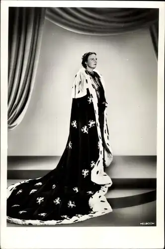 Ak Königin Juliana der Niederlande, Staatsieportret 1948, Umhang