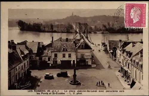 Ak Les Rosiers sur Loire Maine et Loire, La place Jeanne de Laval