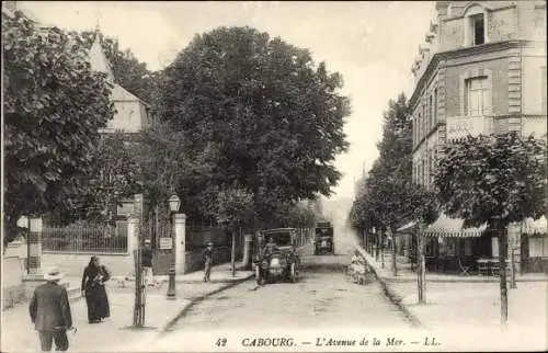 Ak Cabourg Calvados, Avenue de la Mer, Autos