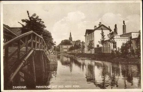 Ak Zaandam Zaanstad Nordholland, Parkstraat met Ned. Herv. Kerk