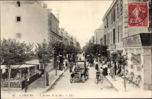 Ak Cabourg Calvados, Avenue de la Mer, Auto