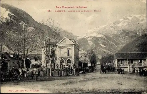 Ak Laruns Pyrénées-Atlantiques, Avenue de la Gare en Hiver