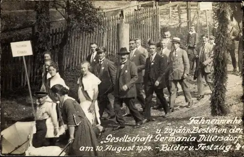 Foto Ak Dittersdorf Amtsberg im Erzgebirge, Gesellschaft Germania, Fahnenweihe 1924, Festzug