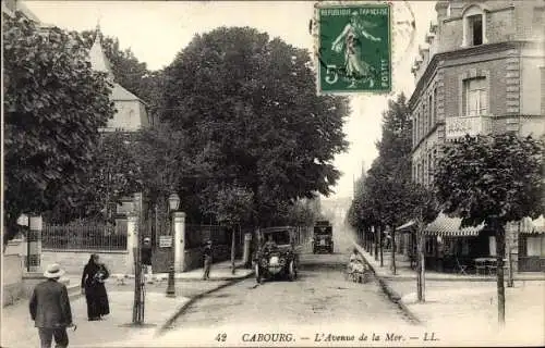 Ak Cabourg Calvados, Avenue de la Mer, Autos