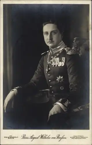 Ak August Wilhelm Prinz von Preußen, Portrait, Uniform, Orden