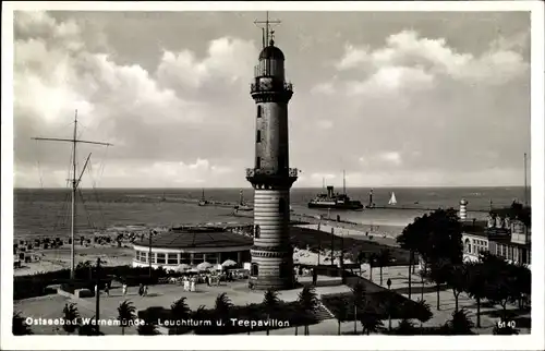 Ak Ostseebad Warnemünde Rostock, Blick auf Leuchtturm und Teepavillon, Dampfer, Strandpartie