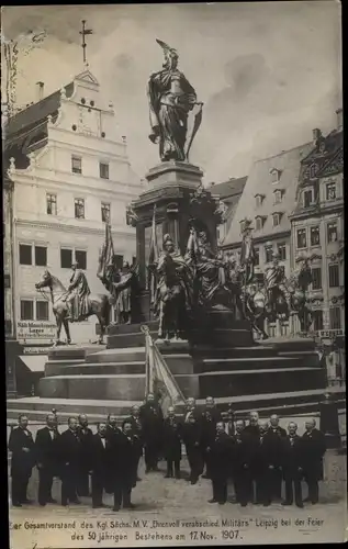 Ak Leipzig in Sachsen, Kgl. Sächs. M. V. Ehrenvoll verabschied. Militärs, Gesamtvorstand, 1907