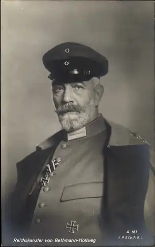 Ak Reichskanzler von Bethmann Hollweg, Portrait, Uniform, Orden