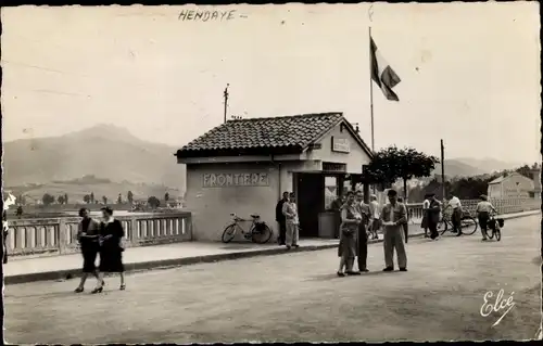 Ak Hendaye Pyrénées-Atlantiques, La Frontiere, Spanisch-französische Grenze