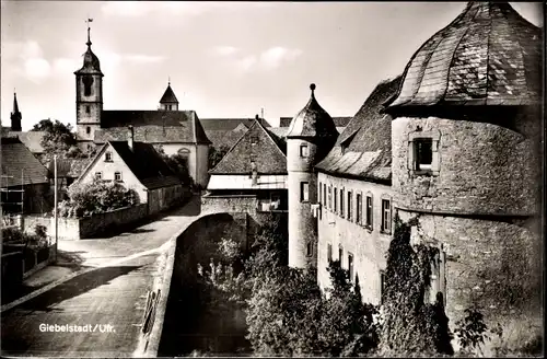 Ak Giebelstadt in Unterfranken,Ortspartie, Burg, Kirche