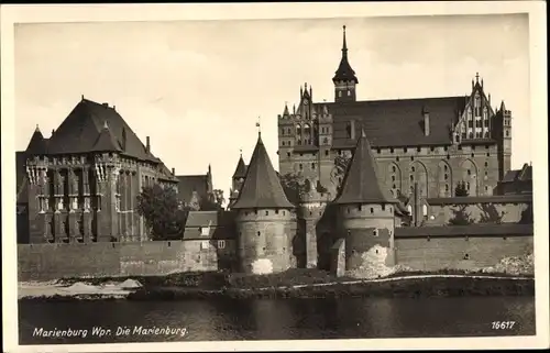 Ak Malbork Marienburg Westpreußen, Marienburg vom Wasser aus gesehen