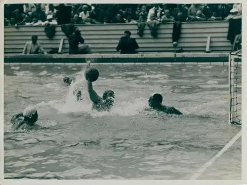 Foto Ak Olympia 1936, Wasserball Turnier, Belgien gegen Uruguay