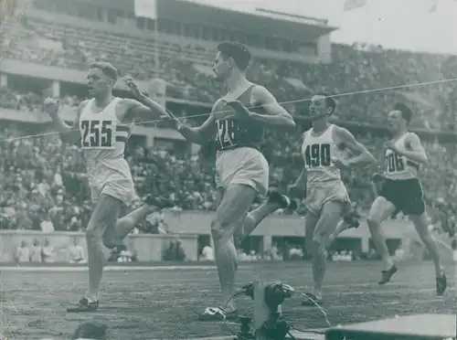 Foto Olympia 1936, Wettrennen, Powell, 800m Lauf