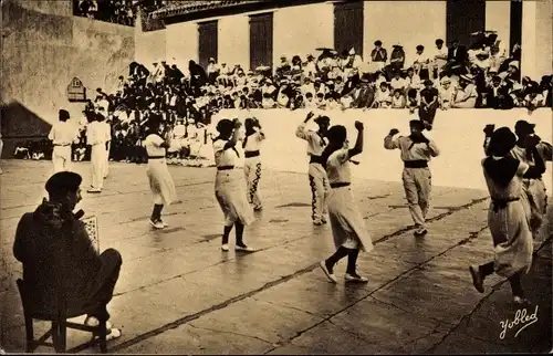 Ak Pays Basque, Tanzende Menschen