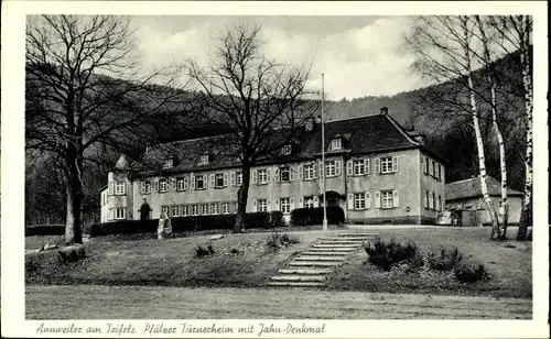 Ak Annweiler am Trifels Pfalz, Turnerheim mit Jahndenkmal