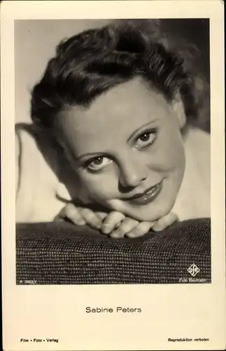 Ak Schauspielerin Sabine Peters, Portrait