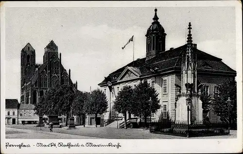 Ak Prenzlau Kreis Uckermark, Marktplatz, Rathaus, Marienkirche