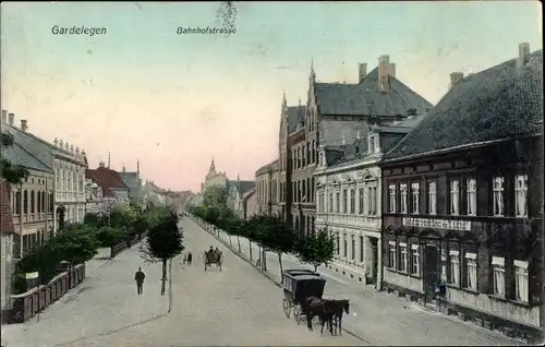 Ak Gardelegen in der Altmark, Bahnhofstraße, Pferdekutsche