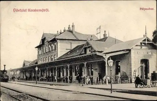 Ak Kecskemét Ketschkemet Ungarn, Bahnhof, Gleisseite, Palyaudvar
