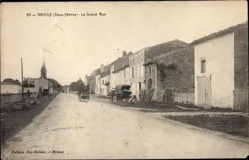 Ak Brioux Deux Sèvres, La Grand Rue