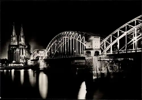 Ak Köln am Rhein, Stadt in Festbeleuchtung, Hohenzollernbrücke, Dom