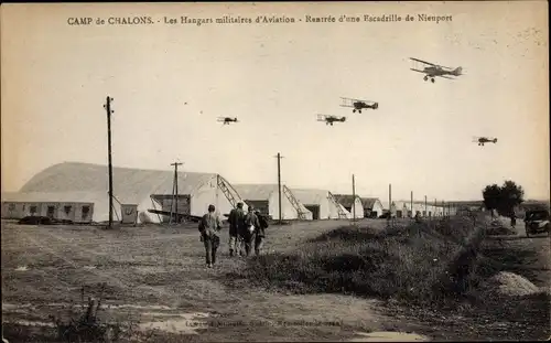 Ak Camp de Chalons Camp de Mourmelon Marne, Les Hangars militaires d'Aviation