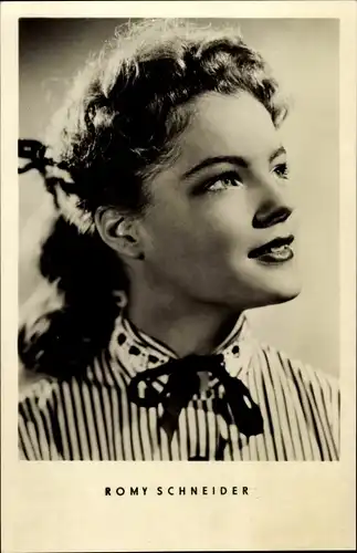 Ak Schauspielerin Romy Schneider, Portrait