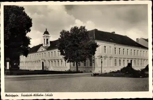 Ak Neuruppin in Brandenburg, Friedrich-Wilhelm-Schule