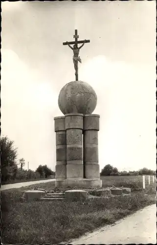 Ak Trementines Maine et Loire, Monument eleve a l'occasion de la mission de 1931