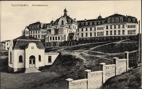 Ak Saarbrücken im Saarland, Blick auf das neue Krankenhaus