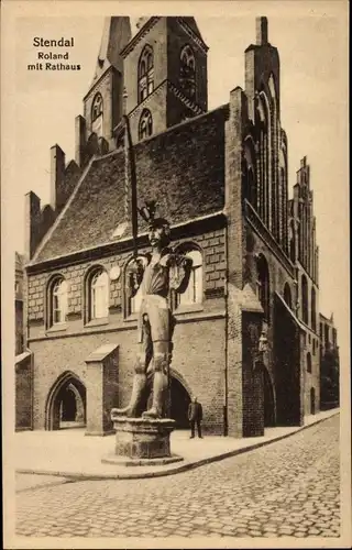 Ak Stendal in Sachsen Anhalt, Roland vor dem Rathaus