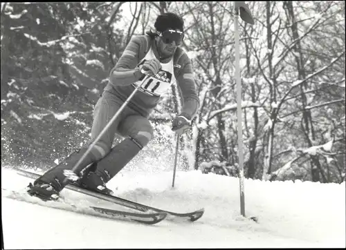 Foto Garmisch Partenkirchen, Wintersport, Skifahrer beim Slalom, Startnummer 11