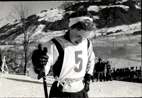 Foto Garmisch Partenkirchen, Wintersport, Kanadische Skifahrerin Wheeler, Startnummer 5