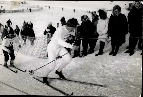 Foto Garmisch Partenkirchen, Wintersport, Langläufer auf der Strecke