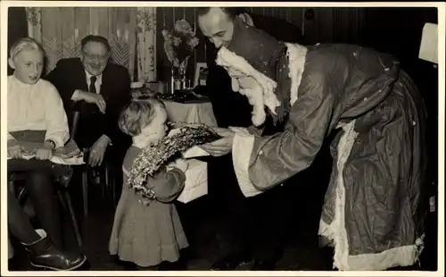 Foto Weihnachtsmann, Fest, Geschenke, Kleinkind, Bescherung