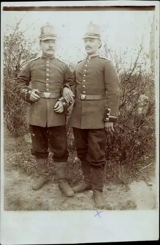 Ak Deutsche Soldaten, Kaiserreich, Tschacko, Standportrait im Felde
