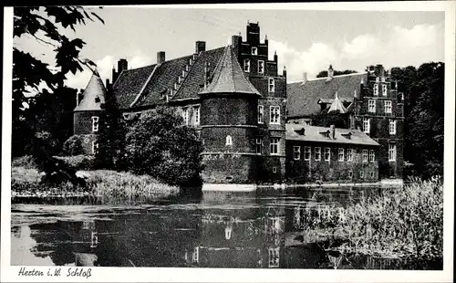 Ak Herten, Blick auf das Schloss, See, Turm, Fenster, Uferböschung