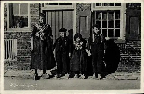 Ak Staphorst Overijssel Niederlande, Staphorster jeugd.