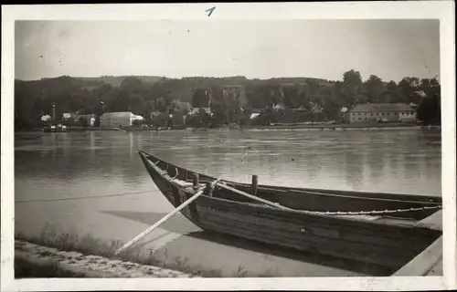 Foto Ak Aschach an der Donau Oberösterreich, Donaupartie, Ruderboot