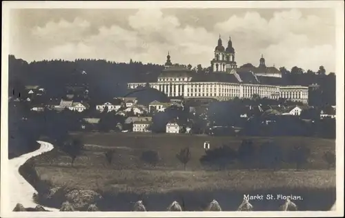 Ak Markt St Florian in Oberösterreich, Blick auf den Ort, Stift
