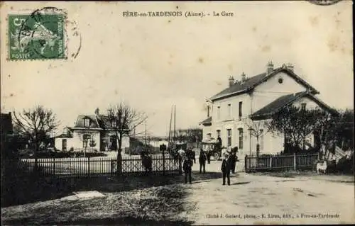 Ak Fère en Tardenois Aisne, La Gare, Bahnhof