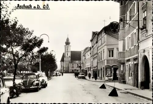 Ak Aschach an der Donau Oberösterreich, Straßenpartie, Auto, Motorrad, Wappen