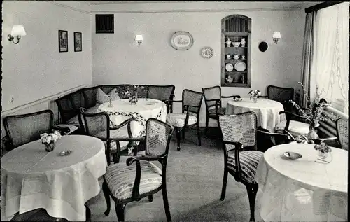 Ak Nordseebad Sankt Peter Ording, Blick ins Café Glück im Winkel, Inh. Fr. Jensen