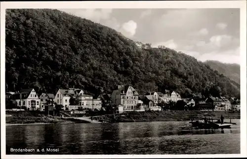 Ak Brodenbach a.d. Mosel, Blick vom Wasser auf Stadt, Fähre