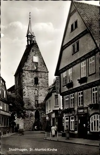 Ak Stadthagen in Niedersachsen, St. Martini Kirche, Hotel